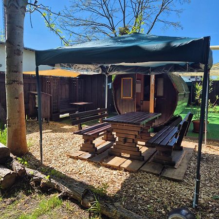 Mini Hotel Uebernachten Im Gurkenfass リュベナウ エクステリア 写真