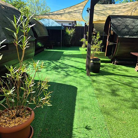 Mini Hotel Uebernachten Im Gurkenfass リュベナウ エクステリア 写真