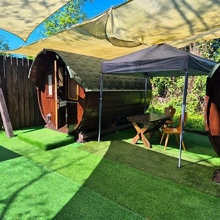 Mini Hotel Uebernachten Im Gurkenfass リュベナウ エクステリア 写真