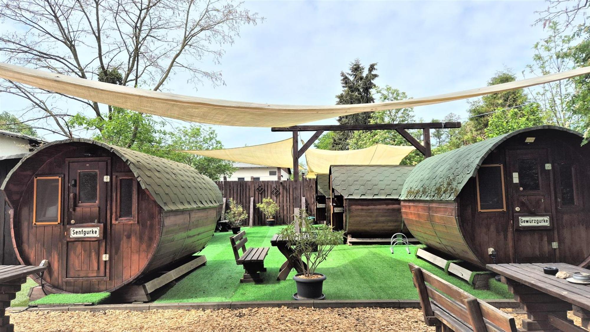 Mini Hotel Uebernachten Im Gurkenfass リュベナウ エクステリア 写真