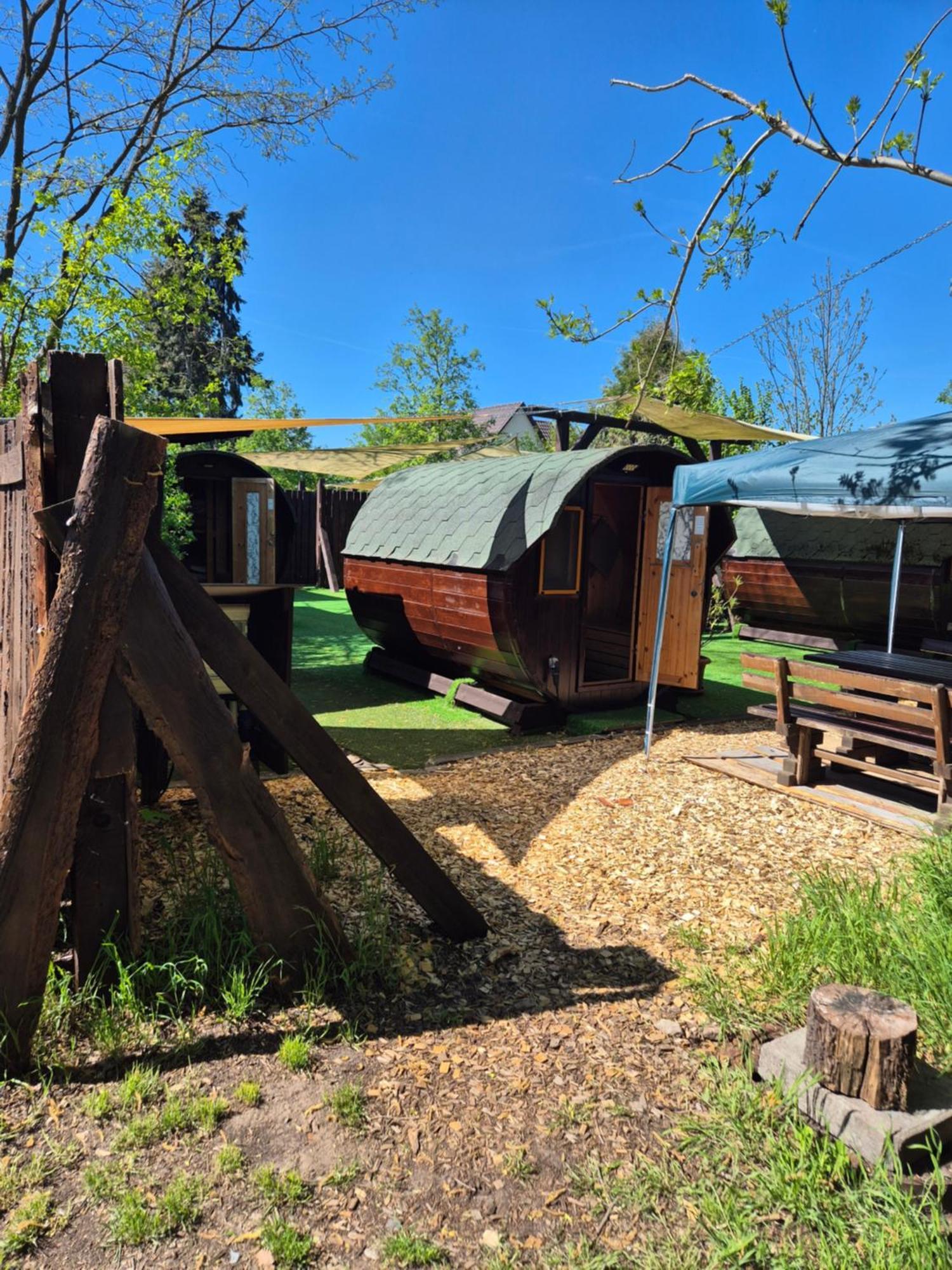 Mini Hotel Uebernachten Im Gurkenfass リュベナウ エクステリア 写真