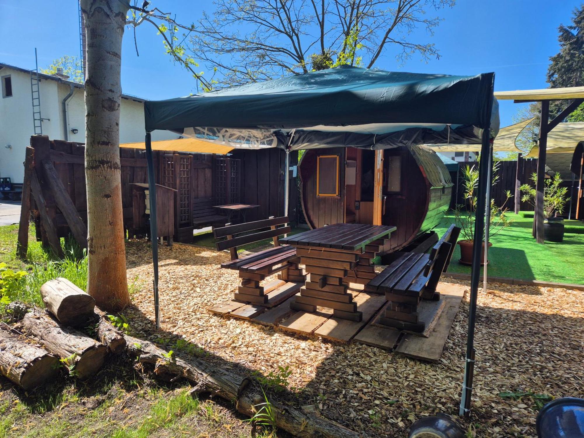 Mini Hotel Uebernachten Im Gurkenfass リュベナウ エクステリア 写真
