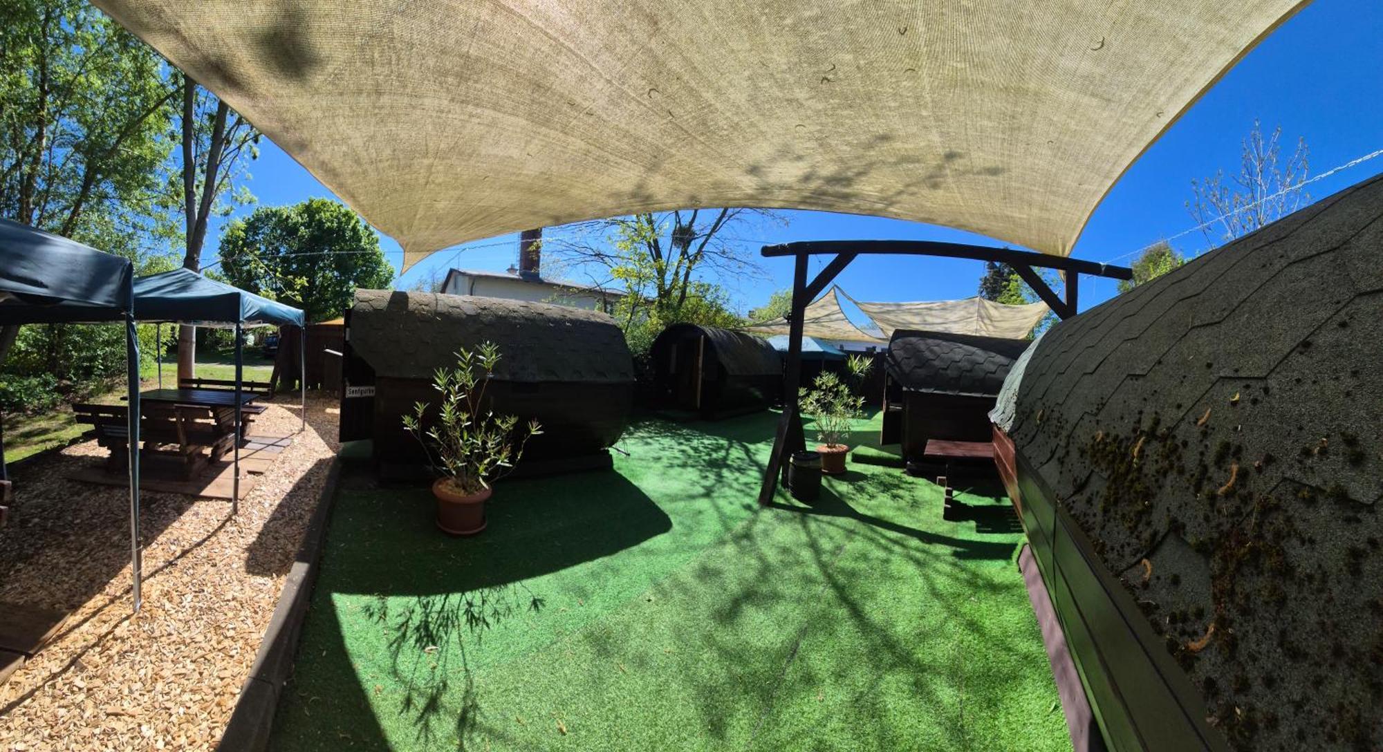 Mini Hotel Uebernachten Im Gurkenfass リュベナウ エクステリア 写真