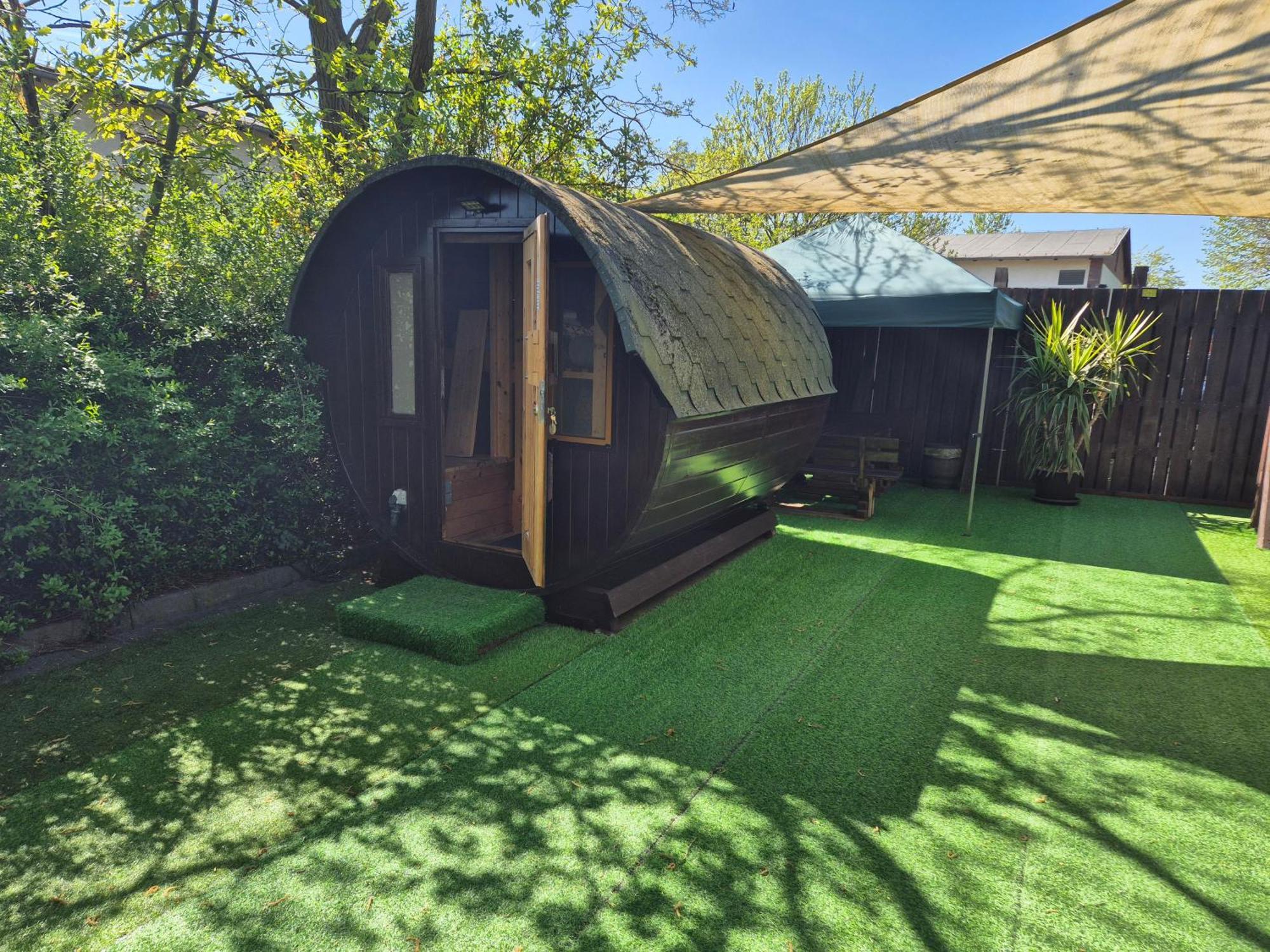 Mini Hotel Uebernachten Im Gurkenfass リュベナウ エクステリア 写真
